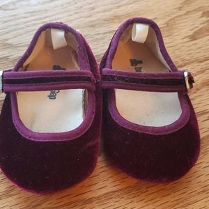 Baby Gap velvet crib shoes size 6-12m